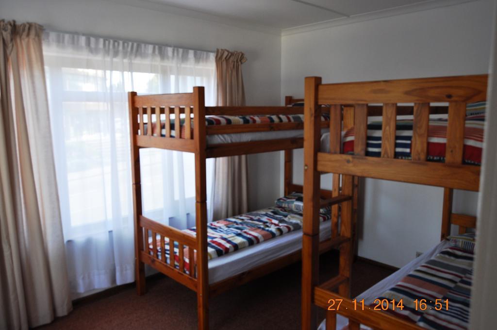 Backpacker Apartments Plettenberg Bay Eksteriør billede