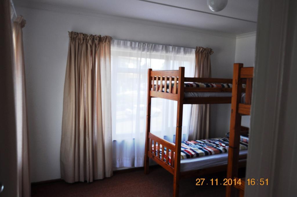 Backpacker Apartments Plettenberg Bay Eksteriør billede