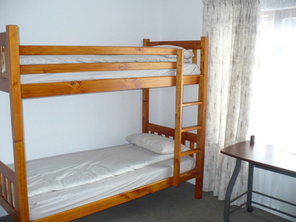 Backpacker Apartments Plettenberg Bay Eksteriør billede
