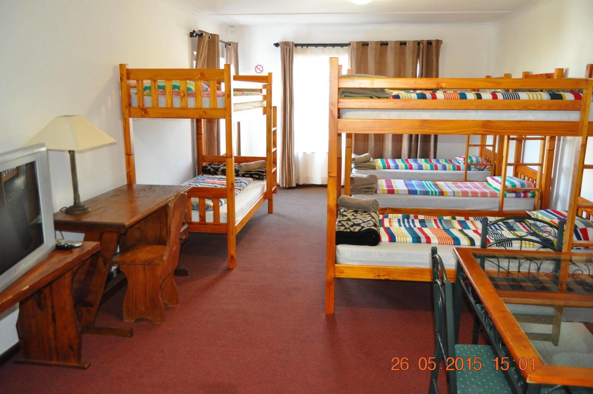 Backpacker Apartments Plettenberg Bay Eksteriør billede