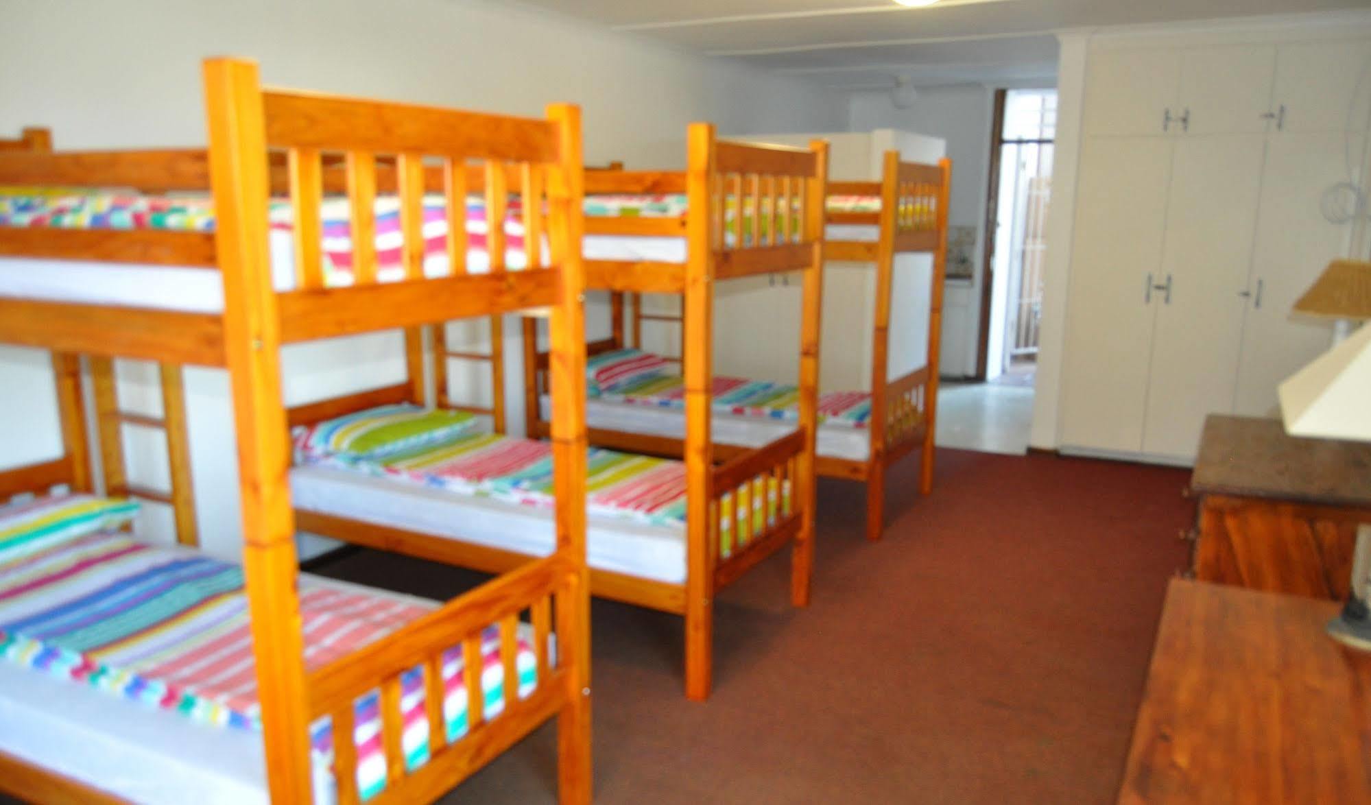 Backpacker Apartments Plettenberg Bay Eksteriør billede